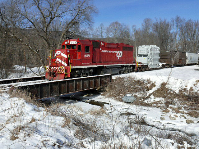 Photo of Vermont Railway Extra 203 South in Wallingford, VT (2)