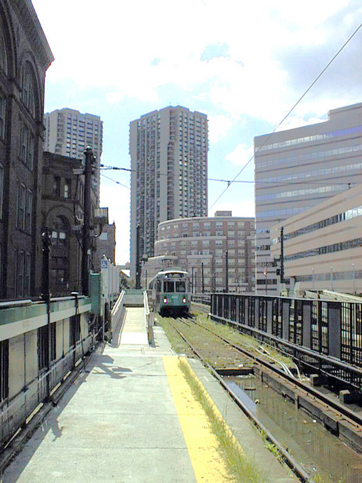 Photo of MBTA LRV Approaches North Station on Old Elevated Section of Green Line