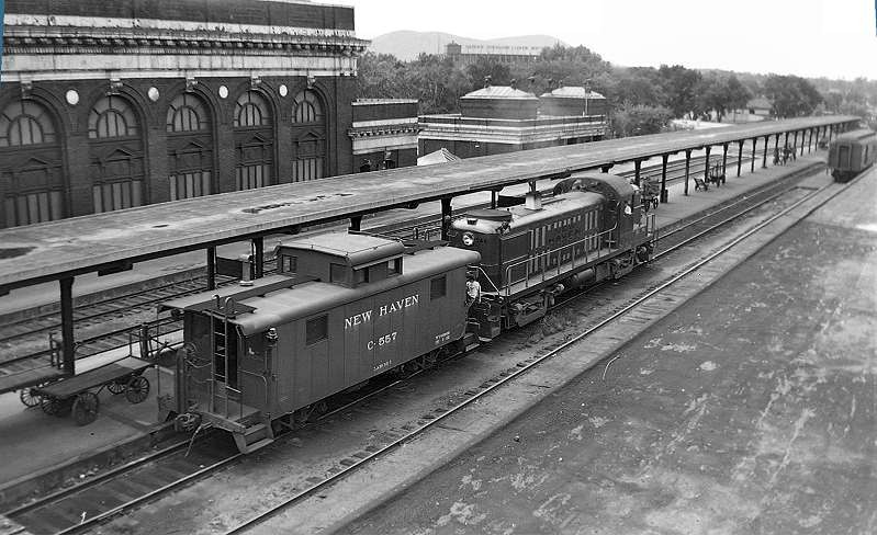 Photo of New Haven Alco RS Unit and Caboose, Pittsfield, 1955