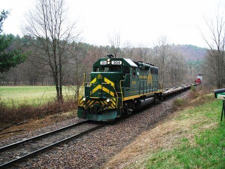 Photo of GMRC 304 & Schnabel Car South of Bartonsville, Vt