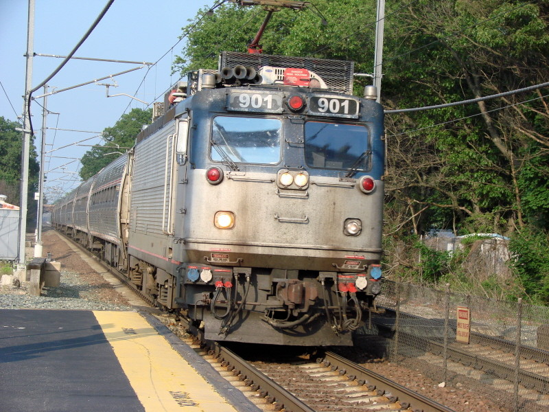 Photo of Amtrak AEM-7 # 901