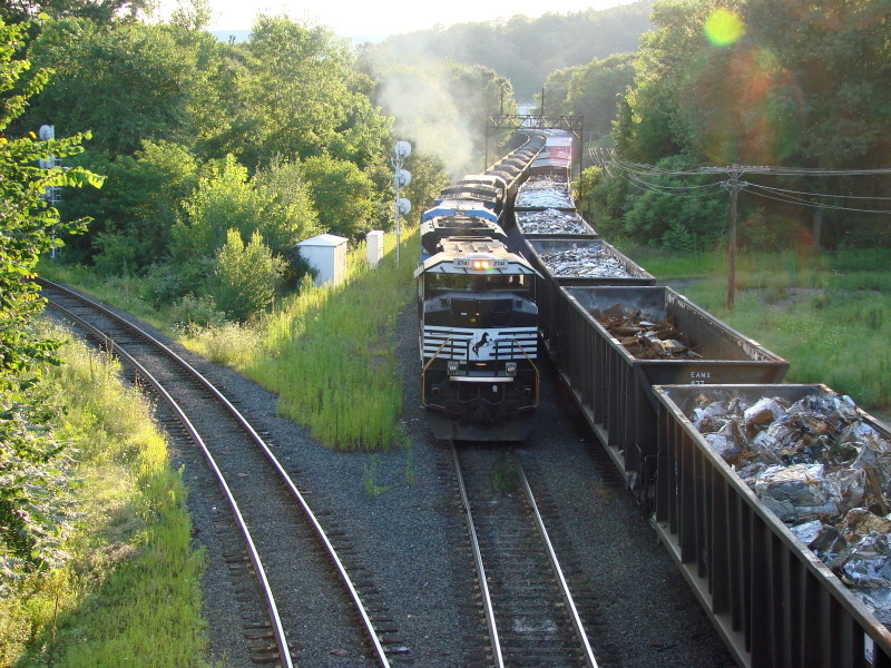 Photo of N.S. 2741 Loaded Bow Coal arrives East Deerfield Yard