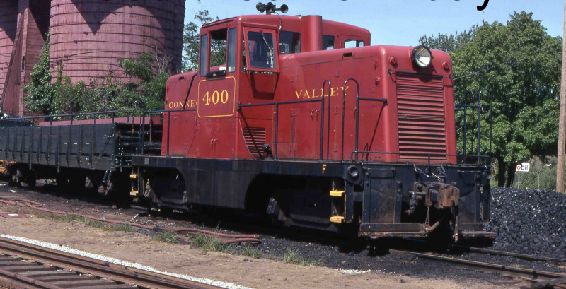 Photo of Connecticut Valley RR #400  July 1972