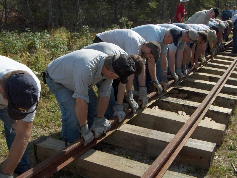 Photo of Fall 2007 trackwork weekend: setting rail