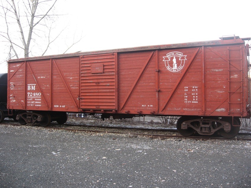 Photo of B&M wooden boxcar 72480