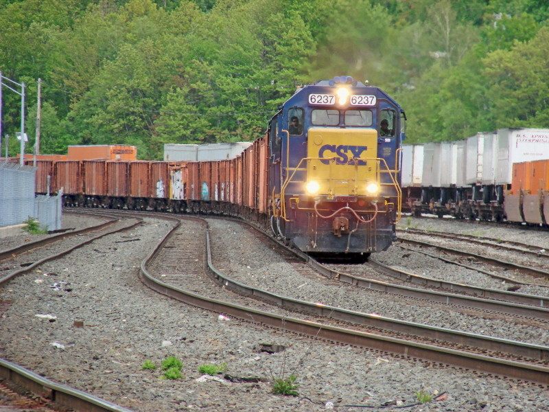 Photo of CSX 6237 Leads MOW Train Thru Worcester