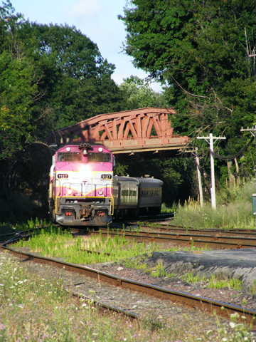 Photo of The T arriving at Ayer