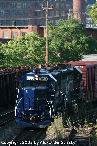 Photo of Pan Am Railways MEC 350 in new paint leads WASE through Lawrence