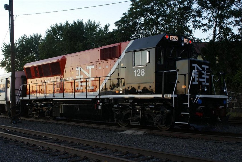 Photo of First BL20GH on the Danbury Branch 9-18-08