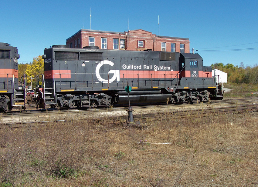 Photo of GRS EMD GP35 ST209 idling at NMJ