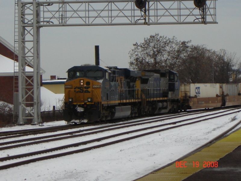 Photo of CSX INTERMODAL TRAIN ARRIVING AT WORCESTER MA