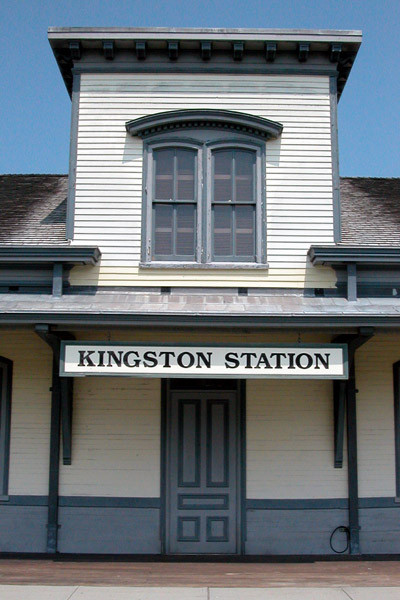 Photo of 5 of 7, Kingston Station, detail shots, June 2007