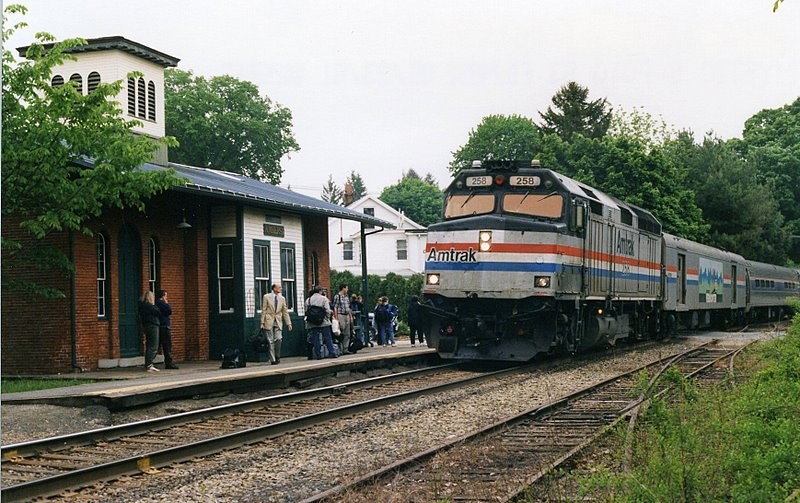 Photo of Amtrak at Amherst