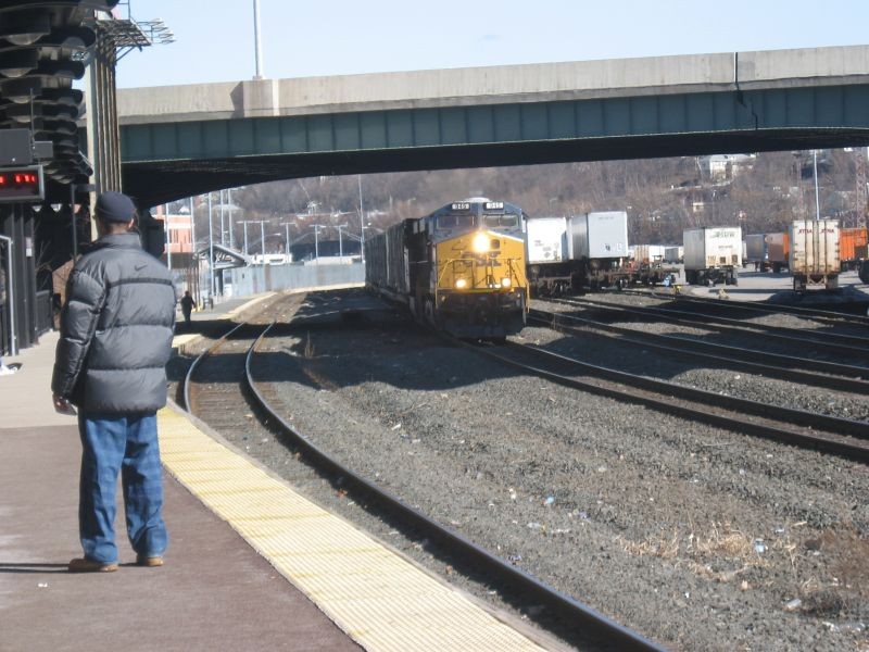 Photo of CSX frt passing Worcester Union station