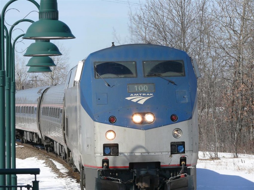 Photo of Amtrak 691 nears Saco