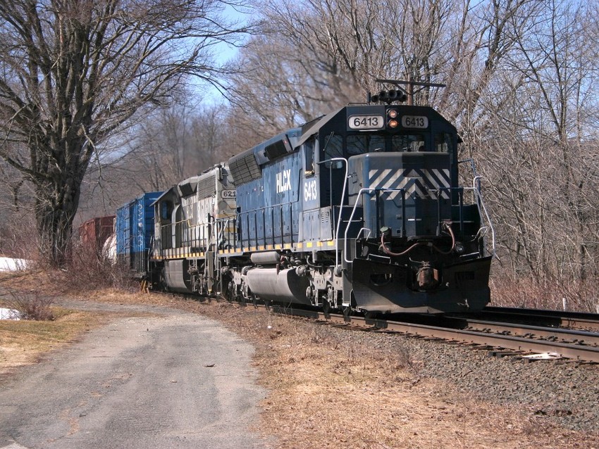 Photo of HLCX 6413 at Buckland, MA