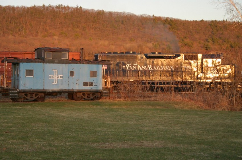 Photo of MEC 352 at South Deerfield, MA