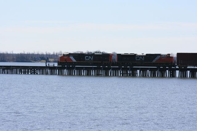 Photo of CN run thru units on Lake Champlain Trestle