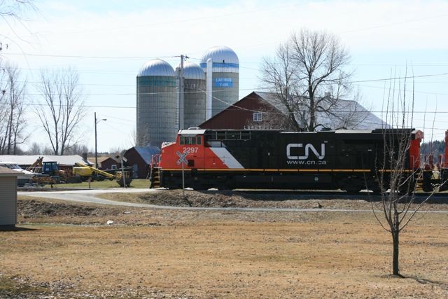 Photo of CN run thru units - West Swanton, VT