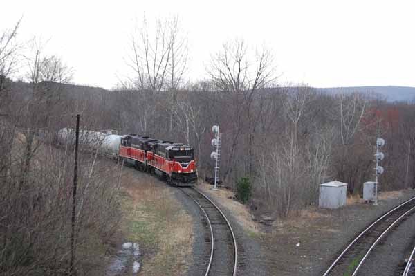 Photo of Empty Mt. Tom Coal Train 4