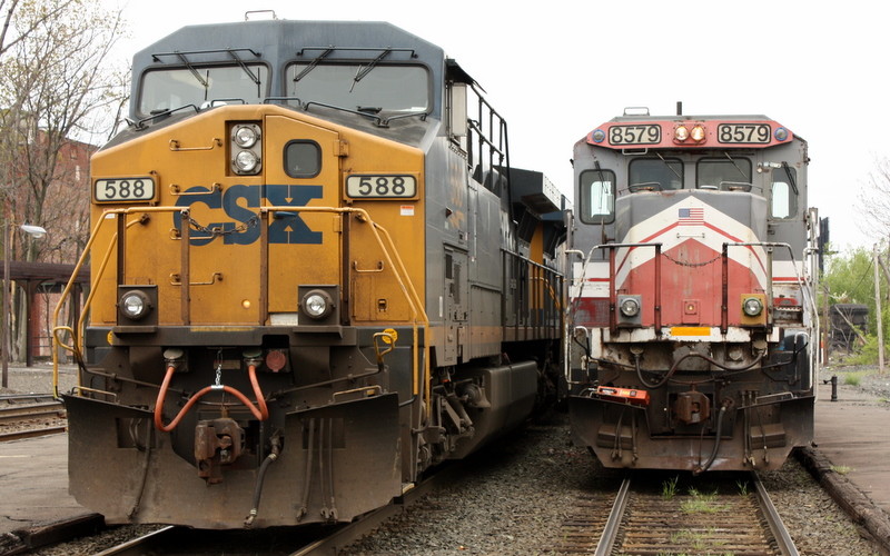 Photo of CSX and CSOR in Springfield