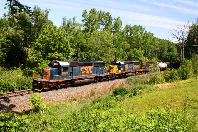 Photo of CSX Y-122 heads for Selkirk with an ethanol train