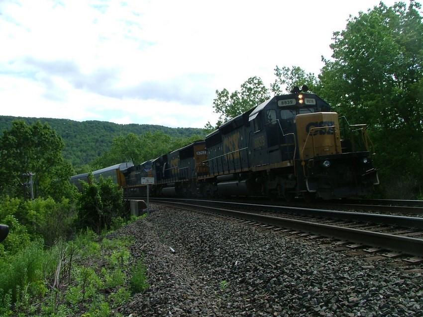 Photo of csxt q285 westbound at rotterdam jct ny about to cross the mohawk river