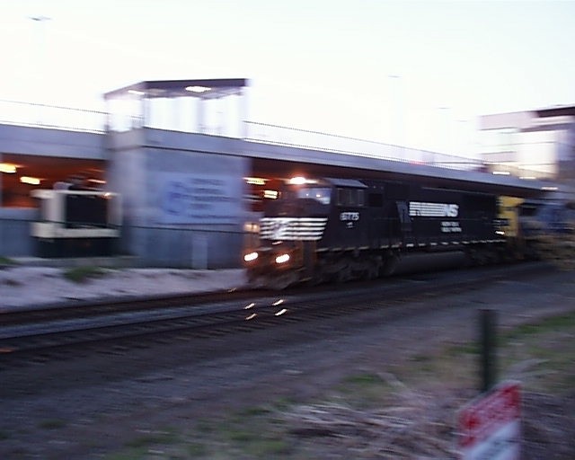 Photo of northfork southern ds60m#6775 moving very fast westbound at pittsfield ma
