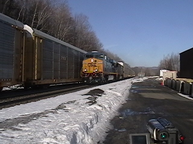 Photo of q264 dead in the water and q274 going around on track1 at dalton ma