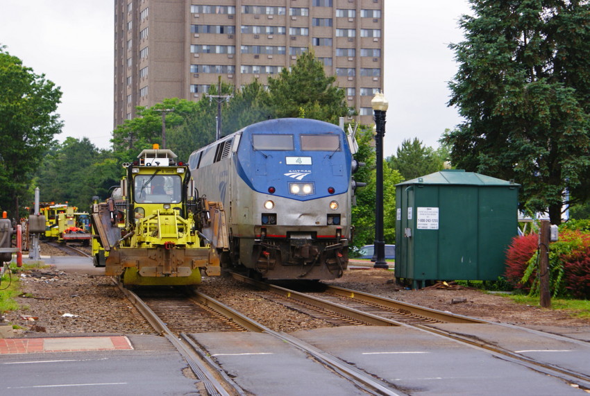 Photo of Amtrak MOW in Meriden