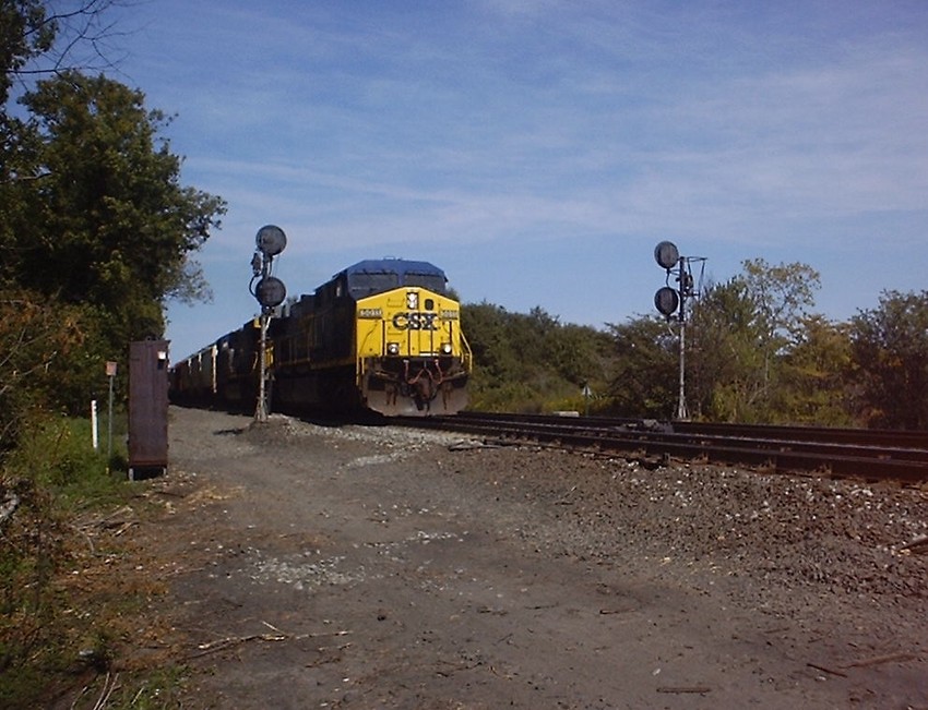 Photo of csx eb train cp140 at hinsdale ma