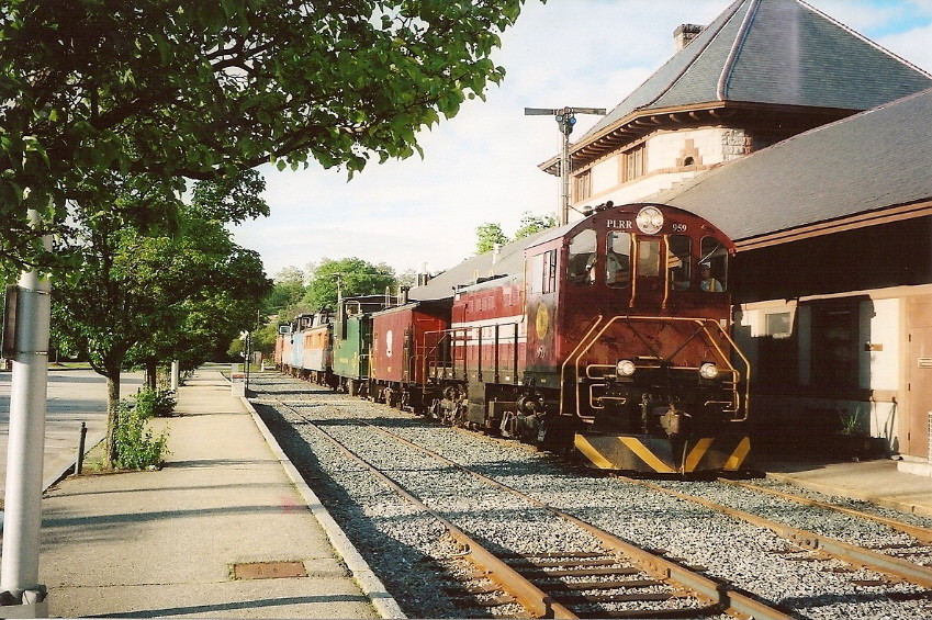 Photo of Plymouth & Lincoln RR #959