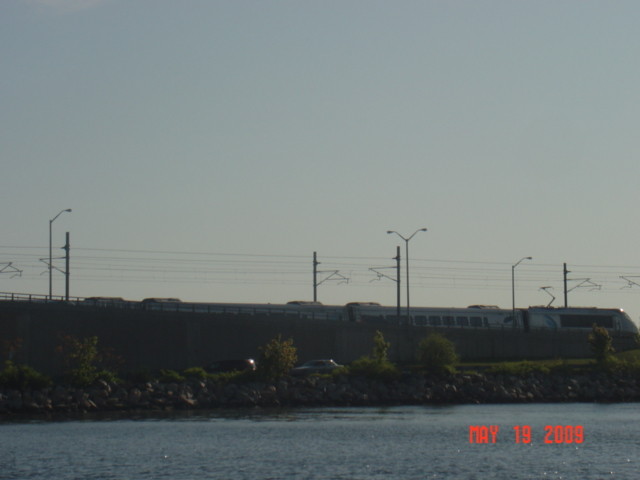 Photo of A new angle of an acela in Nantic