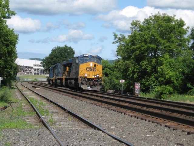 Photo of csx lite power at pittsfield ma