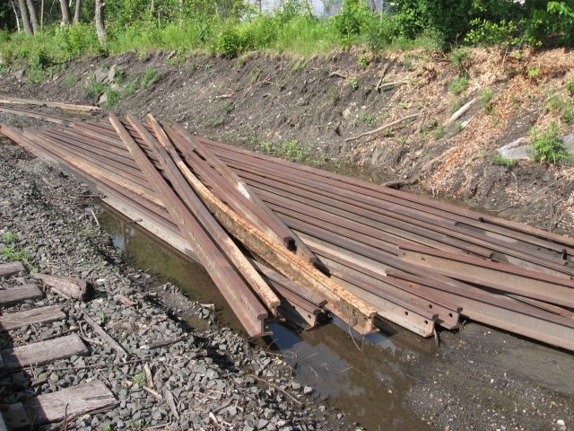 Photo of more old rails at the old newhaven railyard at pittsfield ma #4