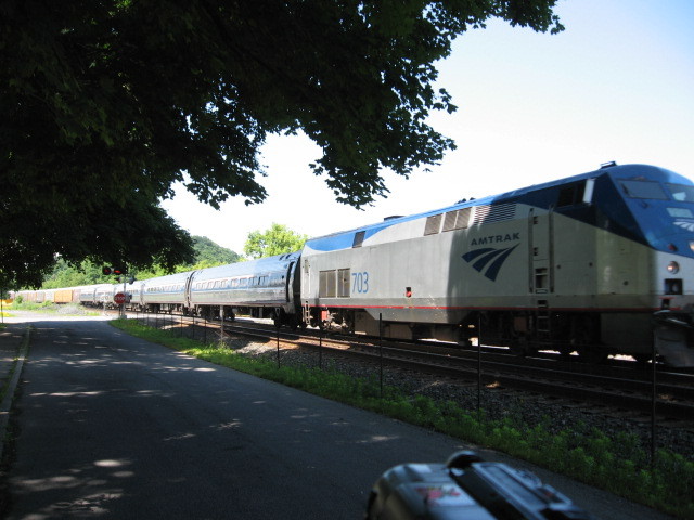 Photo of amtrak train eb at fonda ny