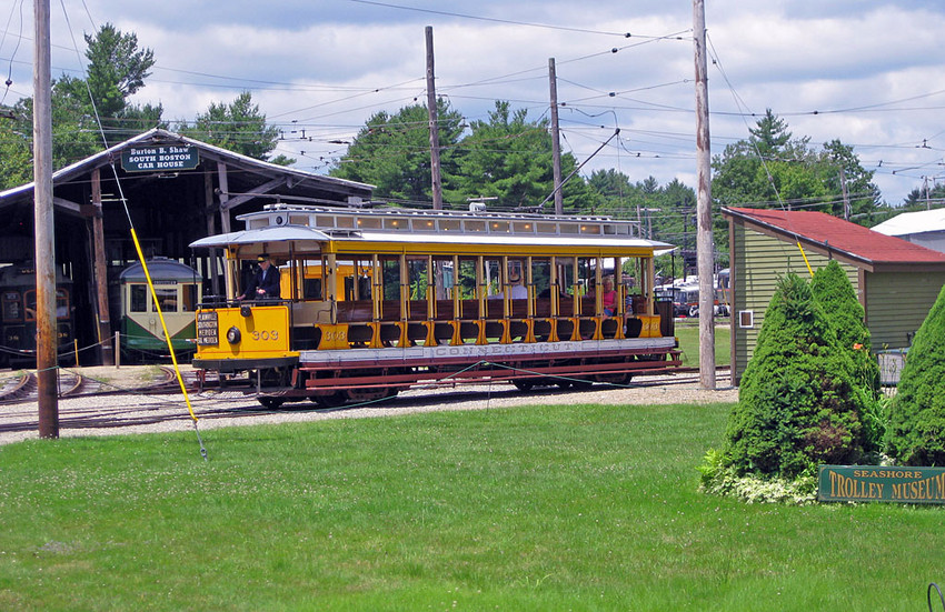 Photo of Connecticut Company open Car 303 at the Seashore Trolley Museum