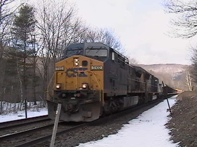 Photo of csx q116 eastbound coming off the hill
