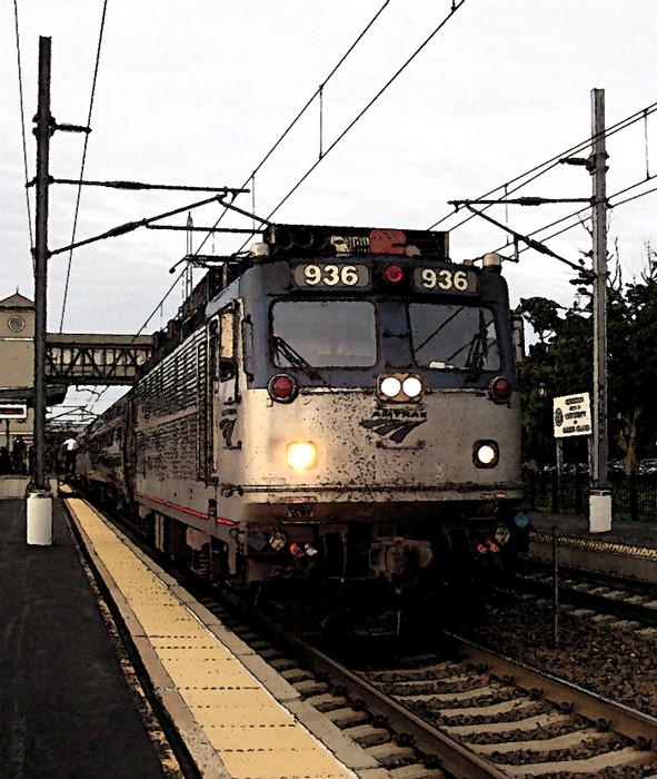 Photo of 179 Eases Out of the Station