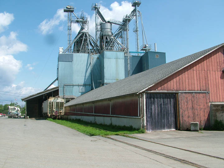 Photo of WCRR - Poulin Grain in Newport, VT
