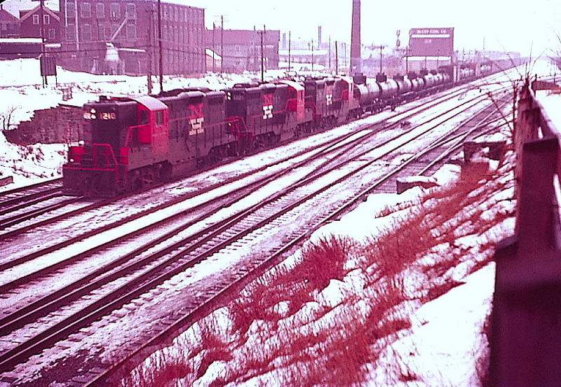 Photo of NEW HAVEN GP-9's AT NORTHUP AVE. YARD