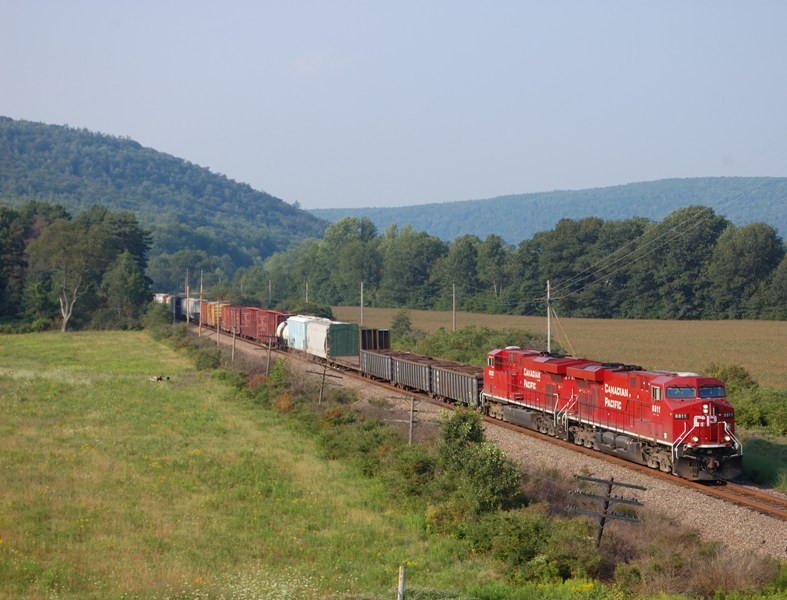 Photo of CP train 252 at Emmons, NY on I88