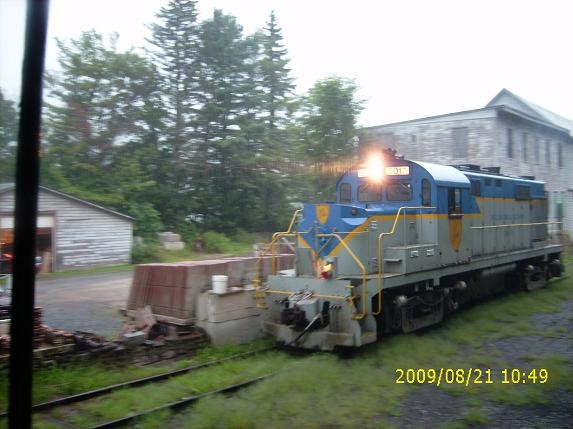 Photo of D&H #5017 RS36 on the Run-Around