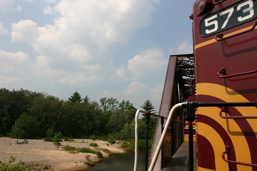Photo of  Conway Scenic Gp-7 573 on the Valley Train