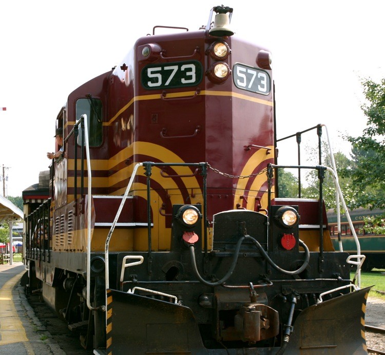 Photo of Conway Scenic GP-7 573 at North Conway