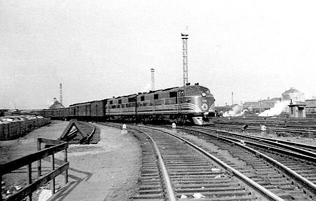 Photo of MAINE CENTRAL AT NORTH STATION