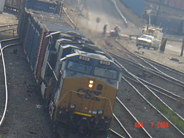 Photo of Q421 pulling into selkirk