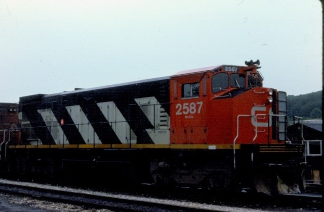 Photo of CN M420 working on the CV at Palmer, Mass.