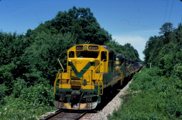 Photo of CV southbound freight with engine 4559