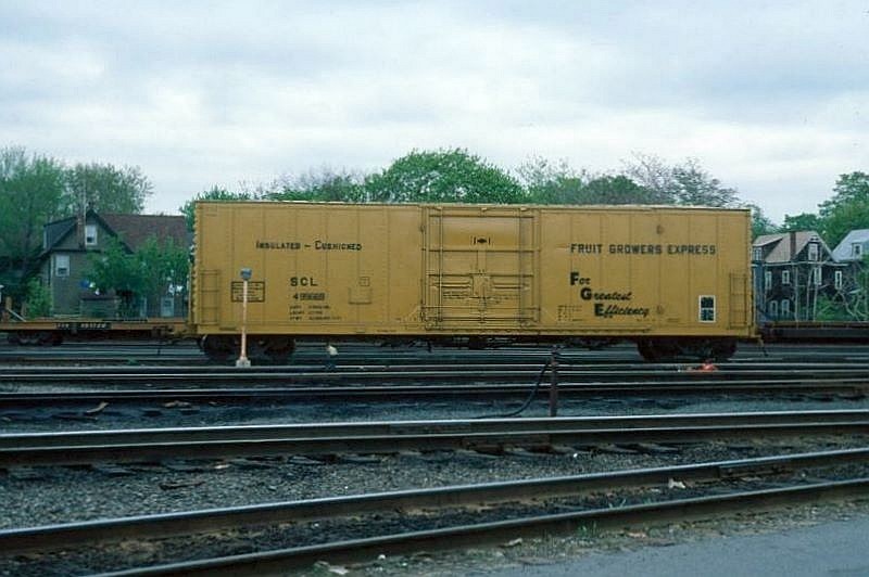 Photo of SCL Reefer No. 499669